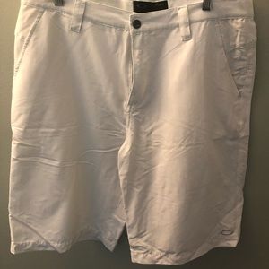 OAKLEY -Men’s White Golf shorts 🏌🏼‍♂️⛳️